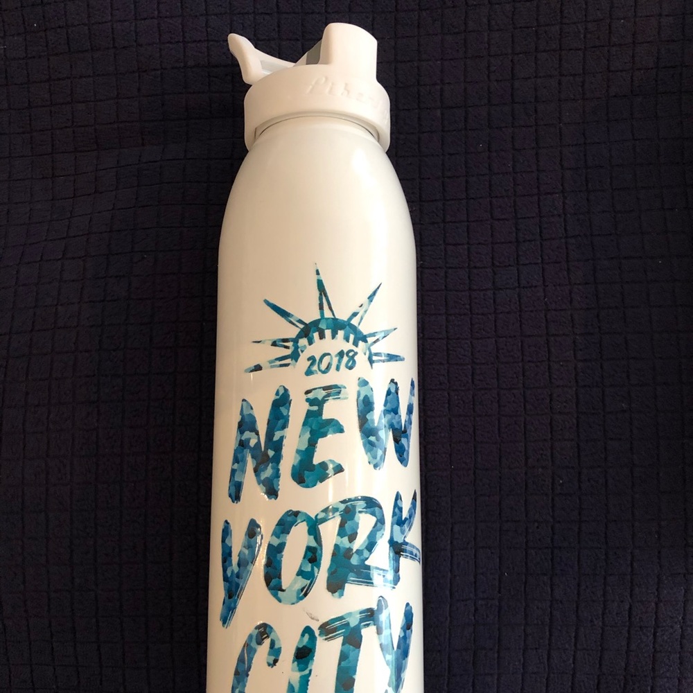 Stainless steel water bottle